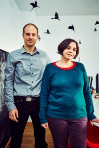 Javier Rubio y Mónica García, en su estudio. / Luis García Craus ("Rivas al día")